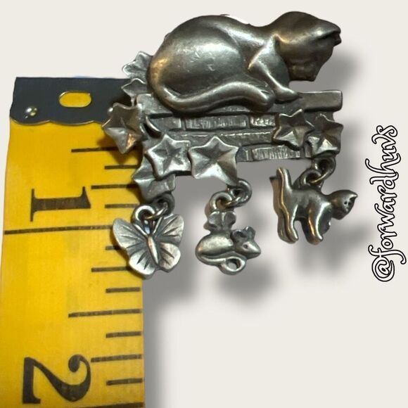 1990s LCD Pewter Cat Pin with Dangling Charms – Signed Lindsay Claire Designs - Picture 7 of 8